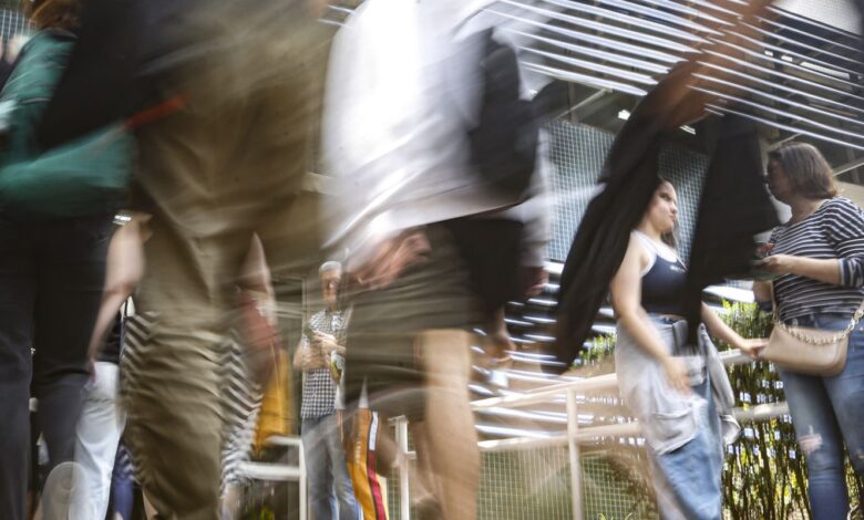 Cursinhos populares oferecem bolsa de R$ 200 para educação