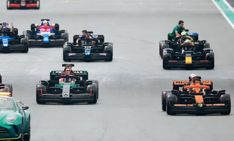 LEGO surpreende com design de carros F1 no GP de Miami