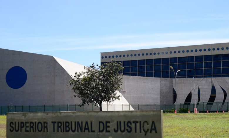 STJ autoriza alteração de registro civil para gênero neutro