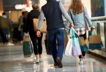 Governo altera regras para trabalho aos domingos e impacto no mercado