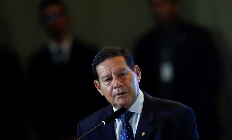 Mourão diz que avisaria Bolsonaro antes de encontro com Moraes no governo