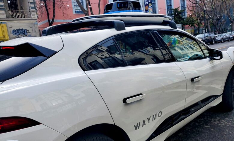 Waymo recolhe 1,2 mil carros autônomos após colisões no mercado