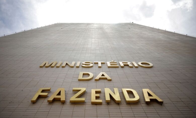 Oposição critica governo após recuo em regras do IOF