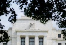Fed destaca tarifas e incerteza sobre inflação global