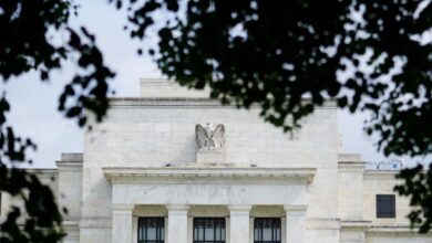 Fed destaca tarifas e incerteza sobre inflação global