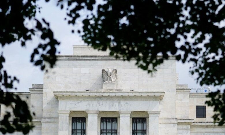 Fed destaca tarifas e incerteza sobre inflação global