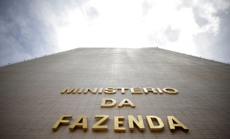 Fazenda projeta dívida pública em 80,3% do PIB até 2025