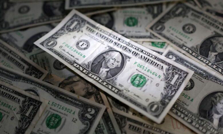 Dólar cai abaixo de R$ 5,60 e mercado reage positivamente