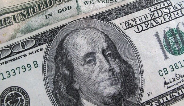 Dólar sobe com juros e diálogo EUA-China no radar do mercado