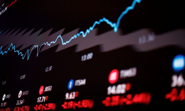Ibovespa avança 2% com acordo e dólar impacta mercado