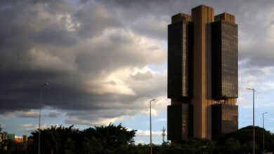 Banco Central eleva Selic a 14,75%, impacto nos juros