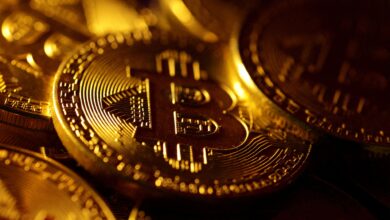 Bitcoin recua com lucro apesar de alta em ETFs e mercado