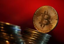 Bitcoin recua após rali, mas se mantém próximo de US$ 104 mil