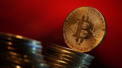Bitcoin recua após rali, mas se mantém próximo de US$ 104 mil
