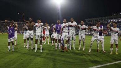 São Paulo avança e mira vitória com reforços novos