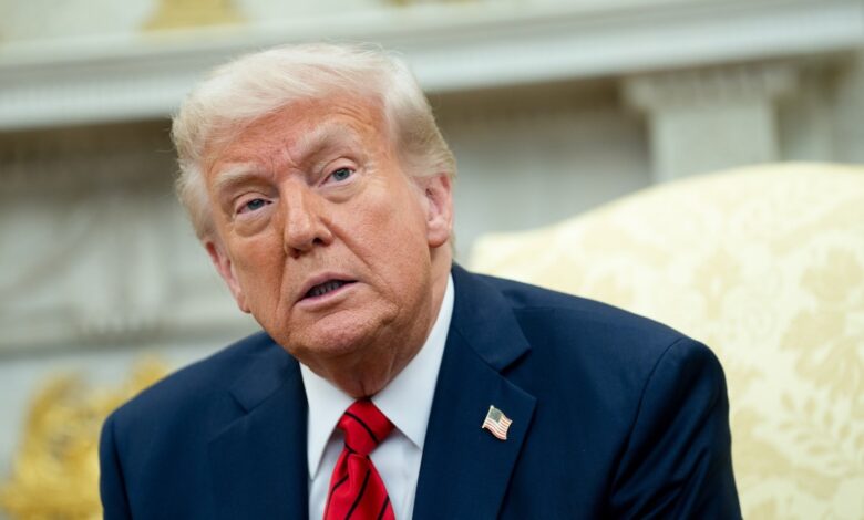 Trump assina ordem executiva que promete reduzir preços de medicamentos