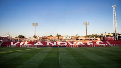 Vila Nova busca vitória frente ao Athletico-PR na Série B