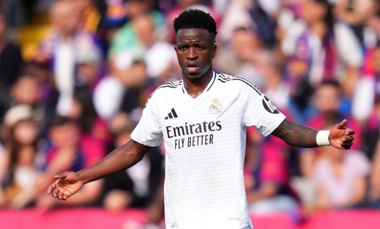 Ancelotti explica substituição de Vini Jr. em clássico