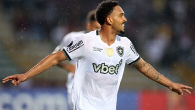 Botafogo marca gol nos acréscimos e vence Carabobo na Libertadores
