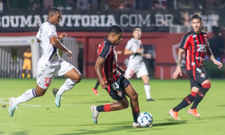 Vitória supera Vasco e conquista vitória no Brasileirão