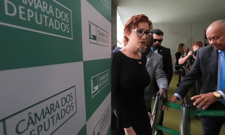 STF abre inquérito para investigar Zambelli por obstrução