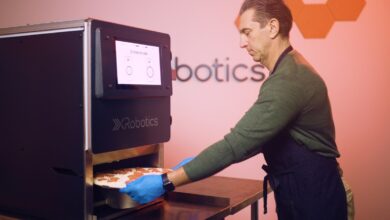 XRobotics cozinha 25.000 pizzas por mês com robôs de bancada