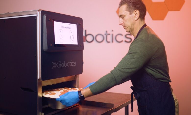 XRobotics cozinha 25.000 pizzas por mês com robôs de bancada