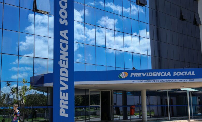 STF bloqueia R$ 23,8 milhões por fraude contra INSS