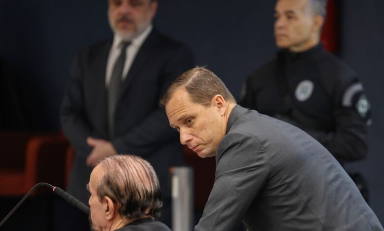 Cid entrega dinheiro em sacola a pedido de Braga Netto