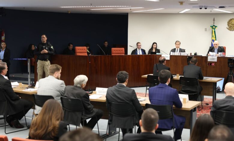 STF encerra primeiro dia de interrogatório do golpismo
