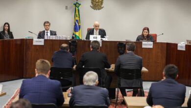 STF revoga proibição de réus da trama golpista manterem contato