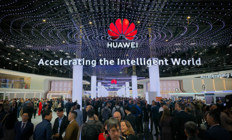 Huawei apresenta bateria que permite 1.860 milhas com carga