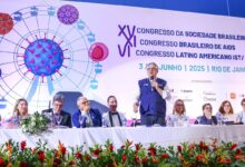 Brasil reduz transmissão do HIV vertical e pede certificado da OMS