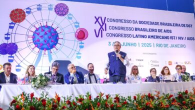Brasil reduz transmissão do HIV vertical e pede certificado da OMS