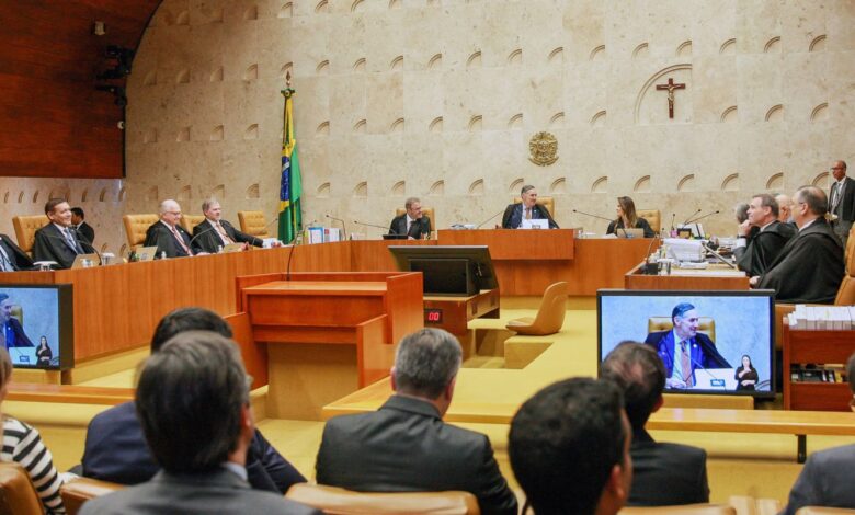 STF suspende julgamento sobre responsabilização das redes sociais
