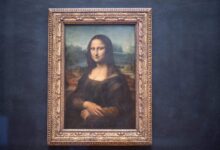 Gadgets em Paris: turistas obstruem entrada do Louvre