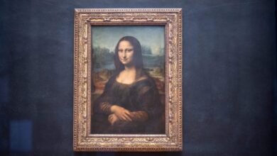 Gadgets em Paris: turistas obstruem entrada do Louvre