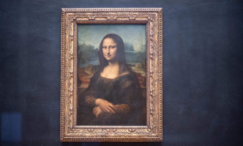 Gadgets em Paris: turistas obstruem entrada do Louvre