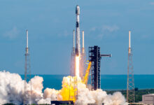 SpaceX lança 27 satélites do projeto Starlink em órbita