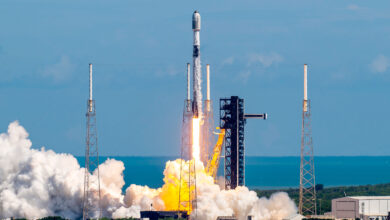 SpaceX lança 27 satélites do projeto Starlink em órbita