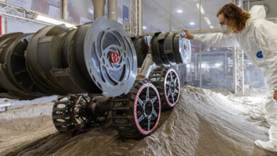 NASA explora solo lunar com rover em simulação