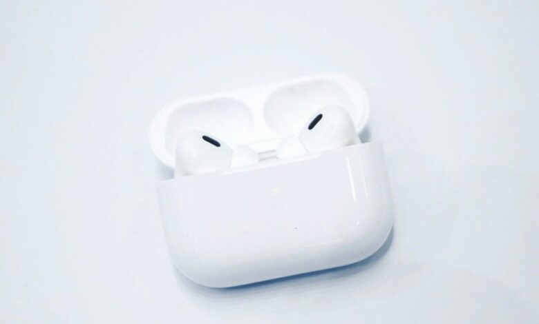 Apple lança AirPods Pro 3 após atraso da AI Siri