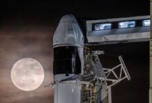 SpaceX captura foto da Lua cheia durante missão em órbita