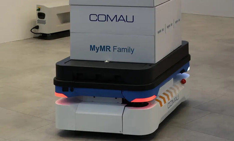 Comau lança robôs móveis, cobots e exoesqueletos na Automatica