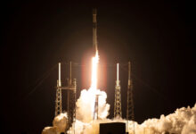 SpaceX lança 23 satélites na missão Starlink da Flórida