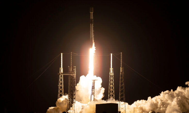 SpaceX lança 23 satélites na missão Starlink da Flórida
