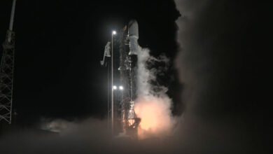 SpaceX lança satélites Starlink no primeiro voo do sábado