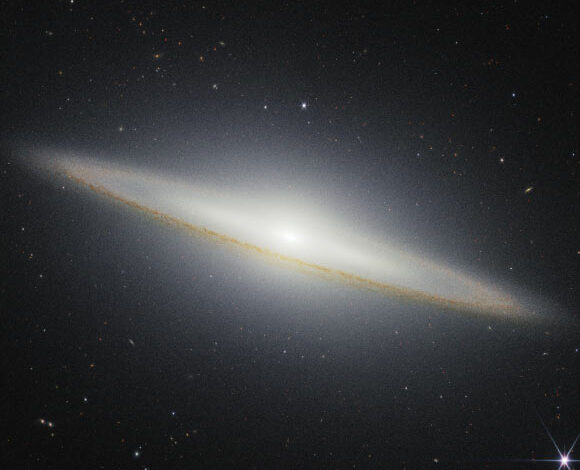 In the new Webb/NIRCam image, the Sombrero galaxy’s huge bulge, the tightly packed group of stars at the galaxy’s center, is illuminated, while the dust in the outer edges of the disk blocks some stellar light. Image credit: NASA / ESA / CSA / STScI.