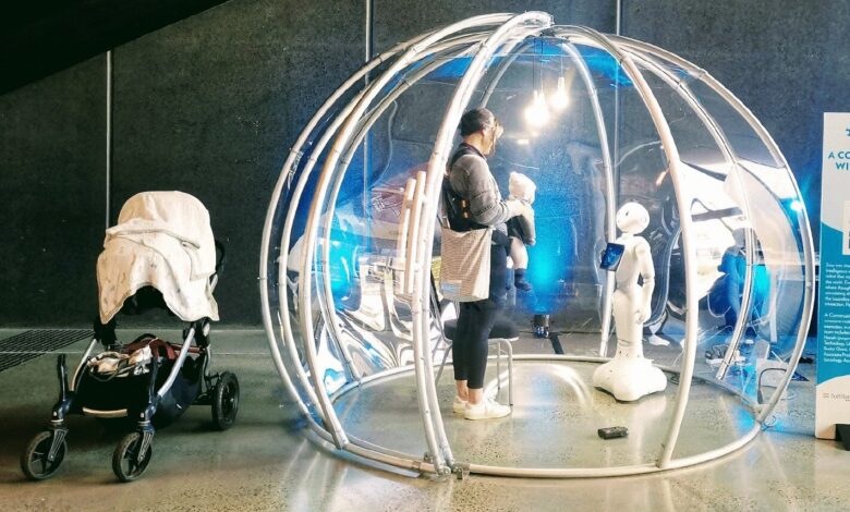 LLM humanoide gera reações variadas em evento de IA