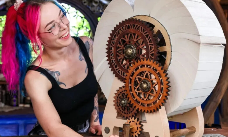 Livro rotativo transforma a série Discworld em design inovador